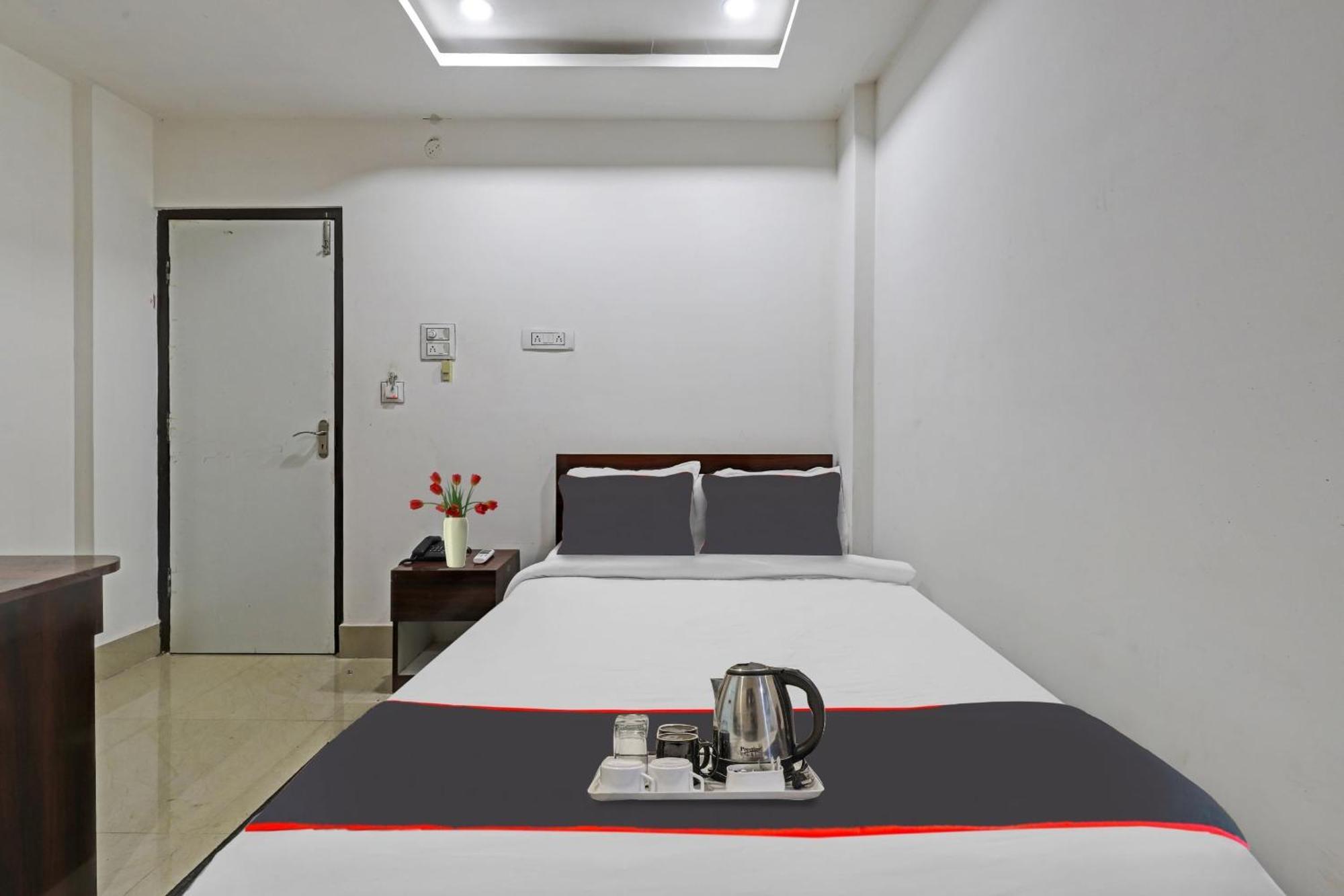 Hotel O Lakhi Guest House Ґувахаті Екстер'єр фото