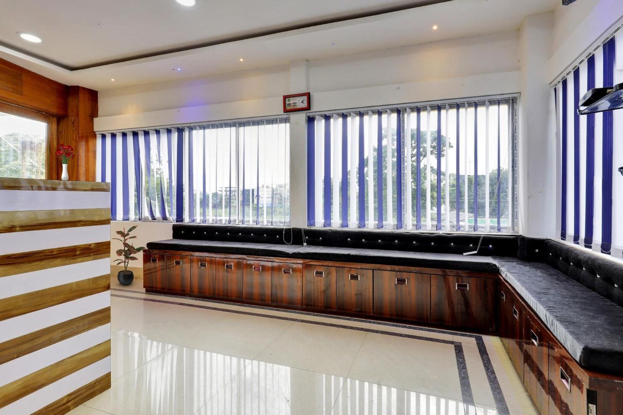 Hotel O Lakhi Guest House Ґувахаті Екстер'єр фото