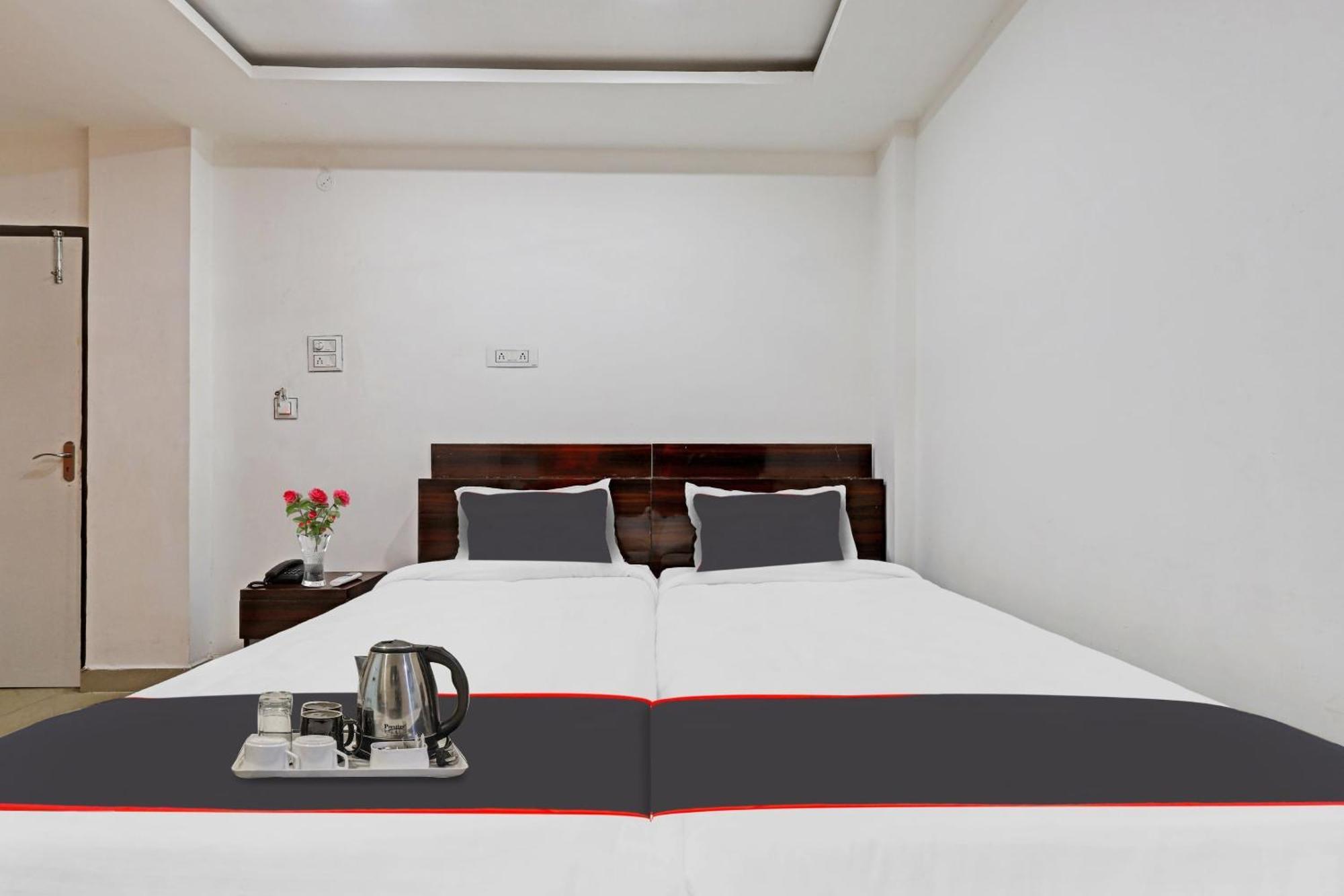 Hotel O Lakhi Guest House Ґувахаті Екстер'єр фото