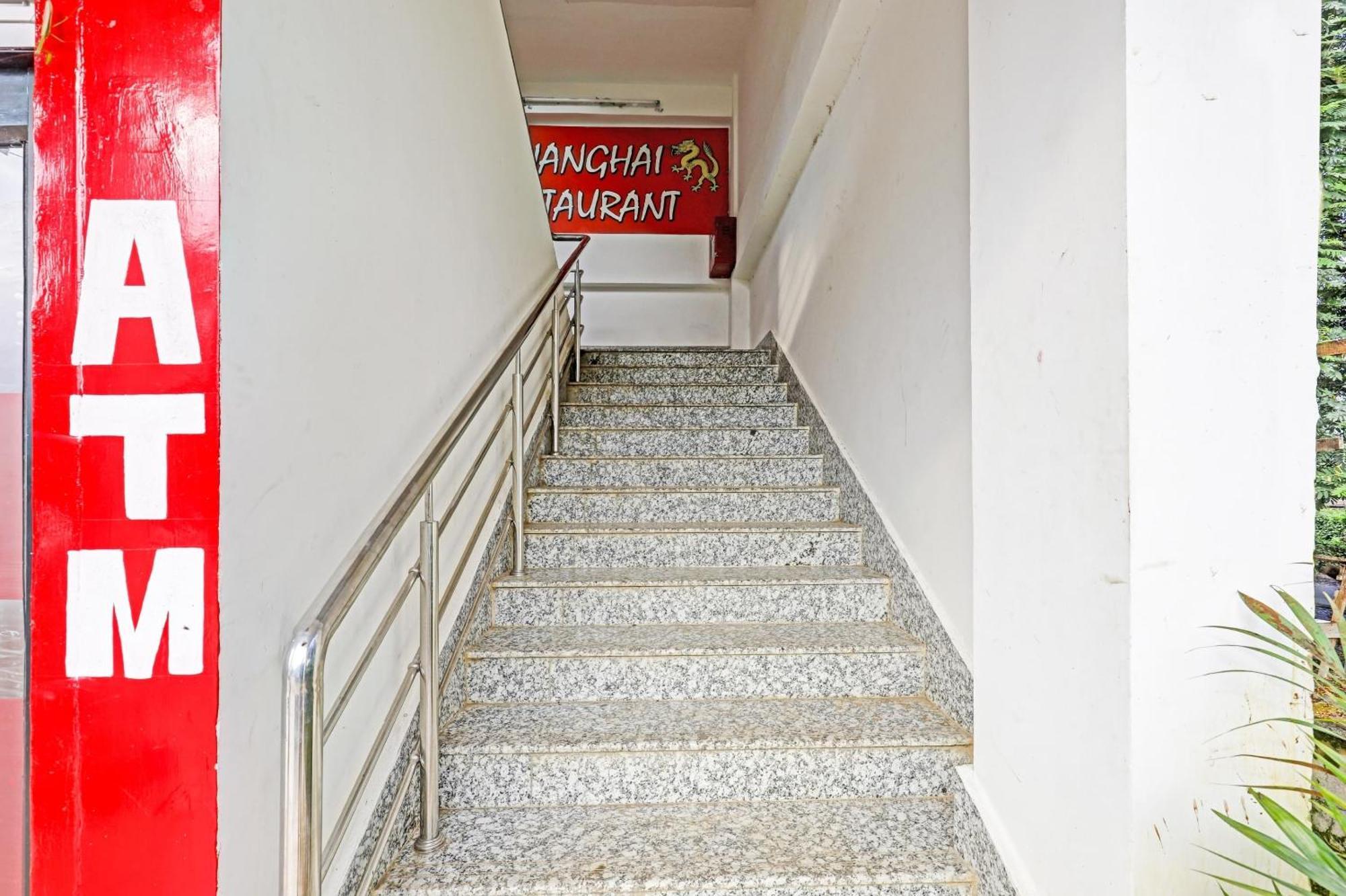 Hotel O Lakhi Guest House Ґувахаті Екстер'єр фото